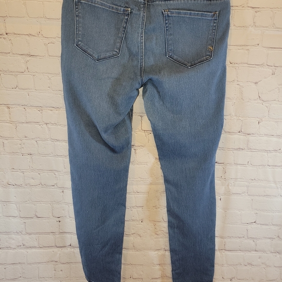 Jordace Super Skinny Jeans - Picture 10 of 11
